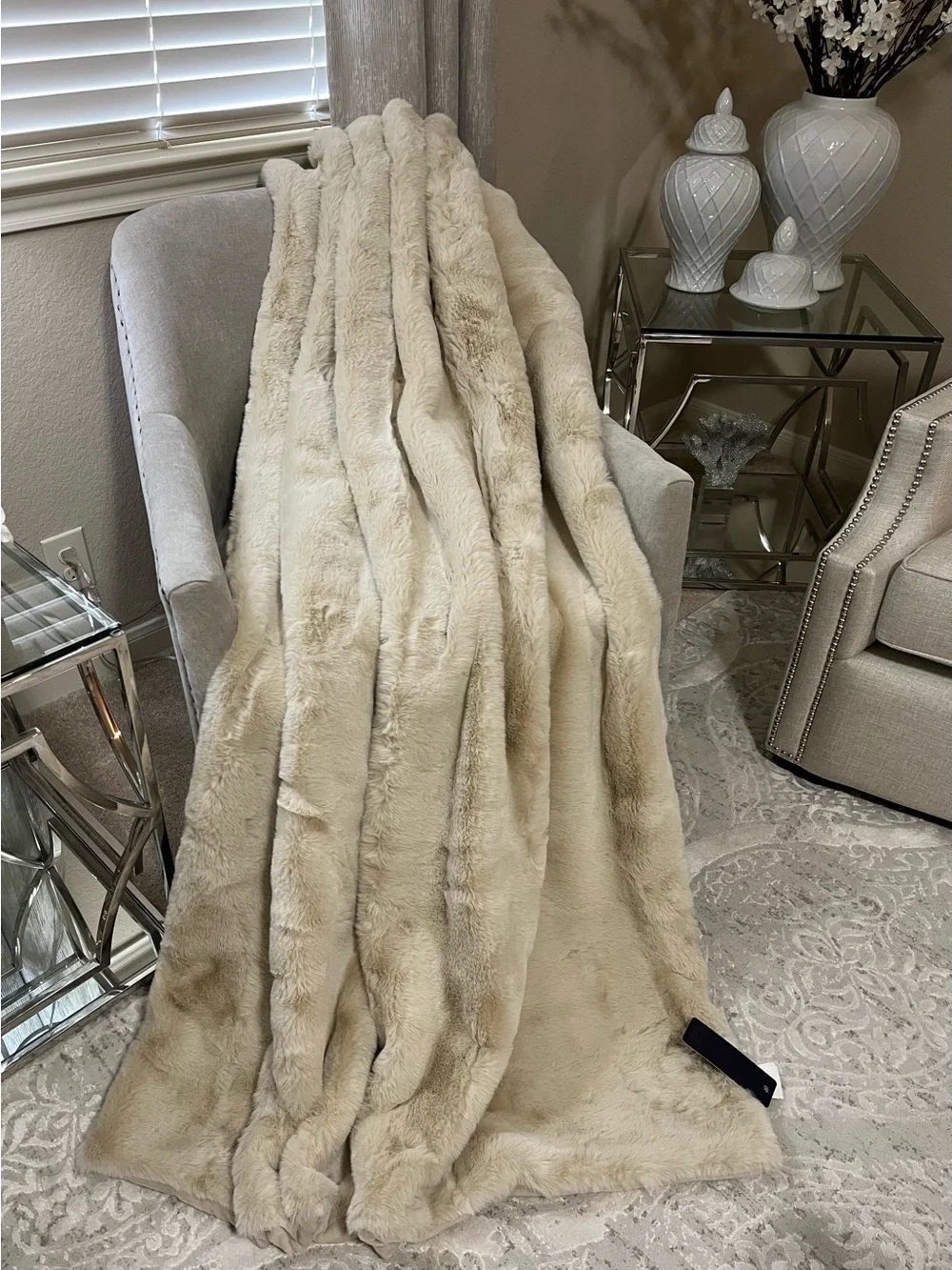 1-RACHEL ROY NWT IVORY RABBIT FAUX FUR LUXURY THROW BLANKET